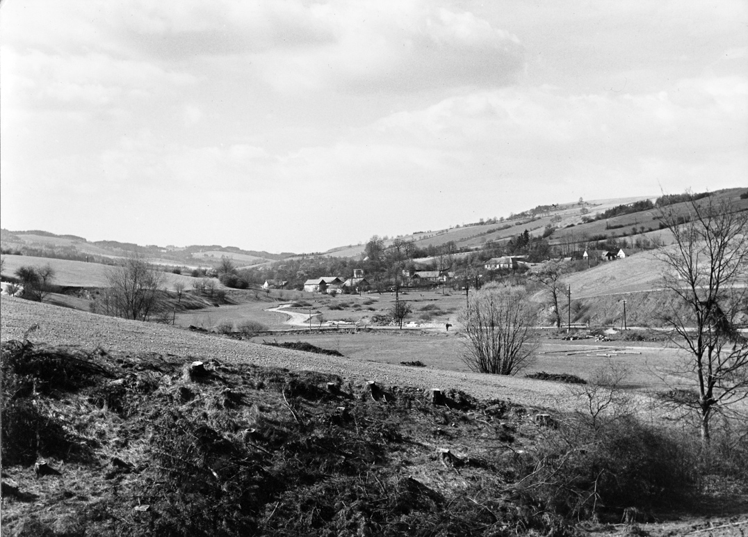 3. Stará silnice z Lazinova do Křetína kolem Dolního Poříčí (foto: František Továrek)