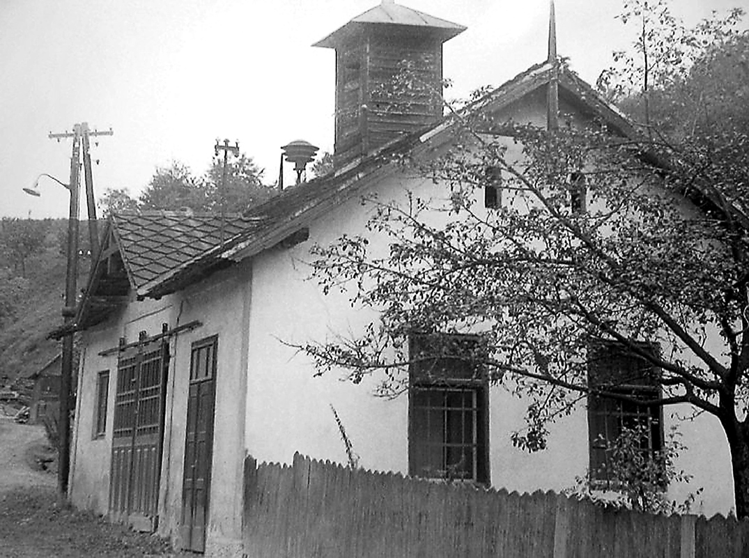 41. Lazinov – stará hasičská zbrojnice (foto: ?)